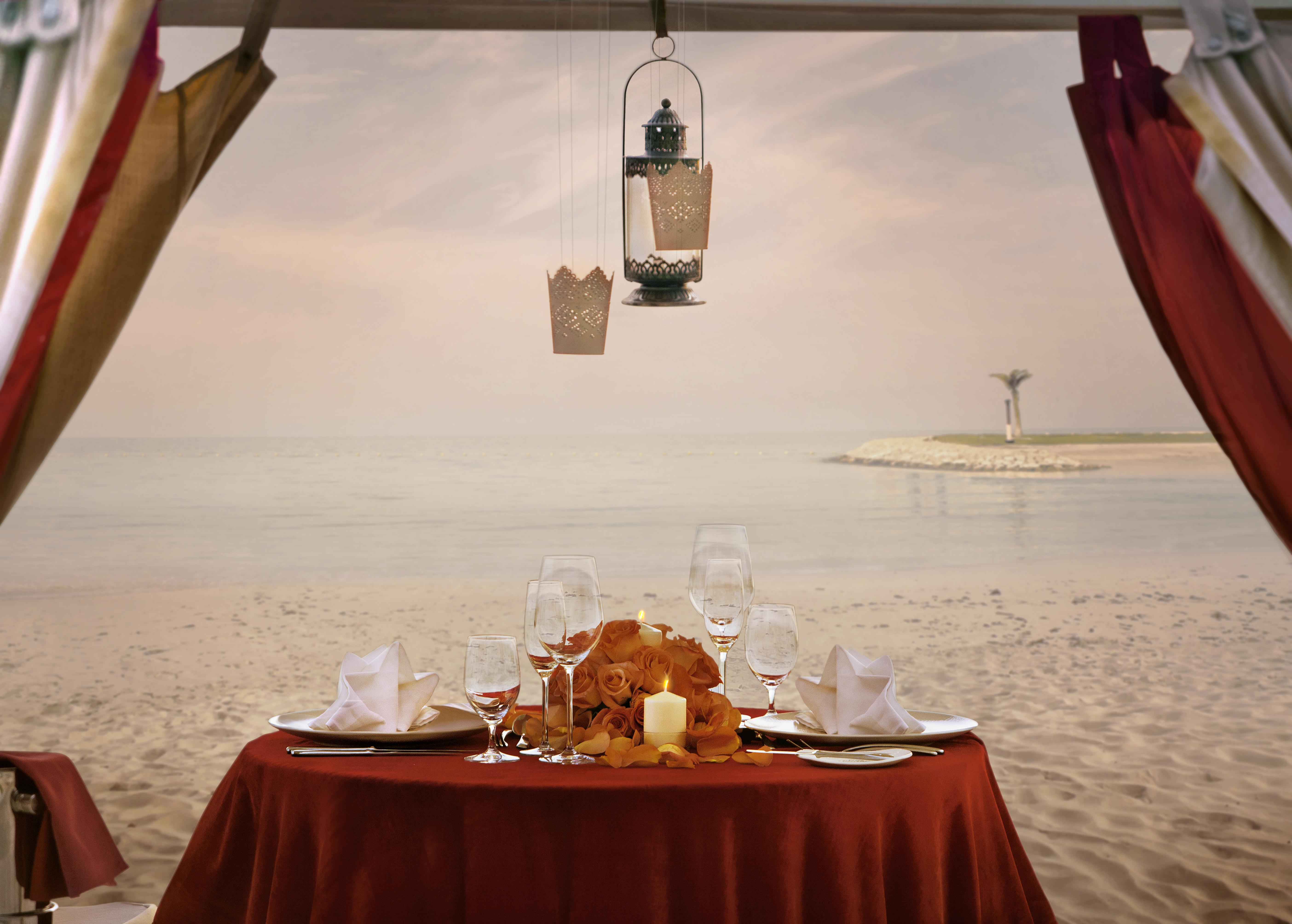 Sofitel Bahrain Zallaq Thalassa Sea & Spa Al Manamah Esterno foto A view of the beach at Jumeirah Rotana