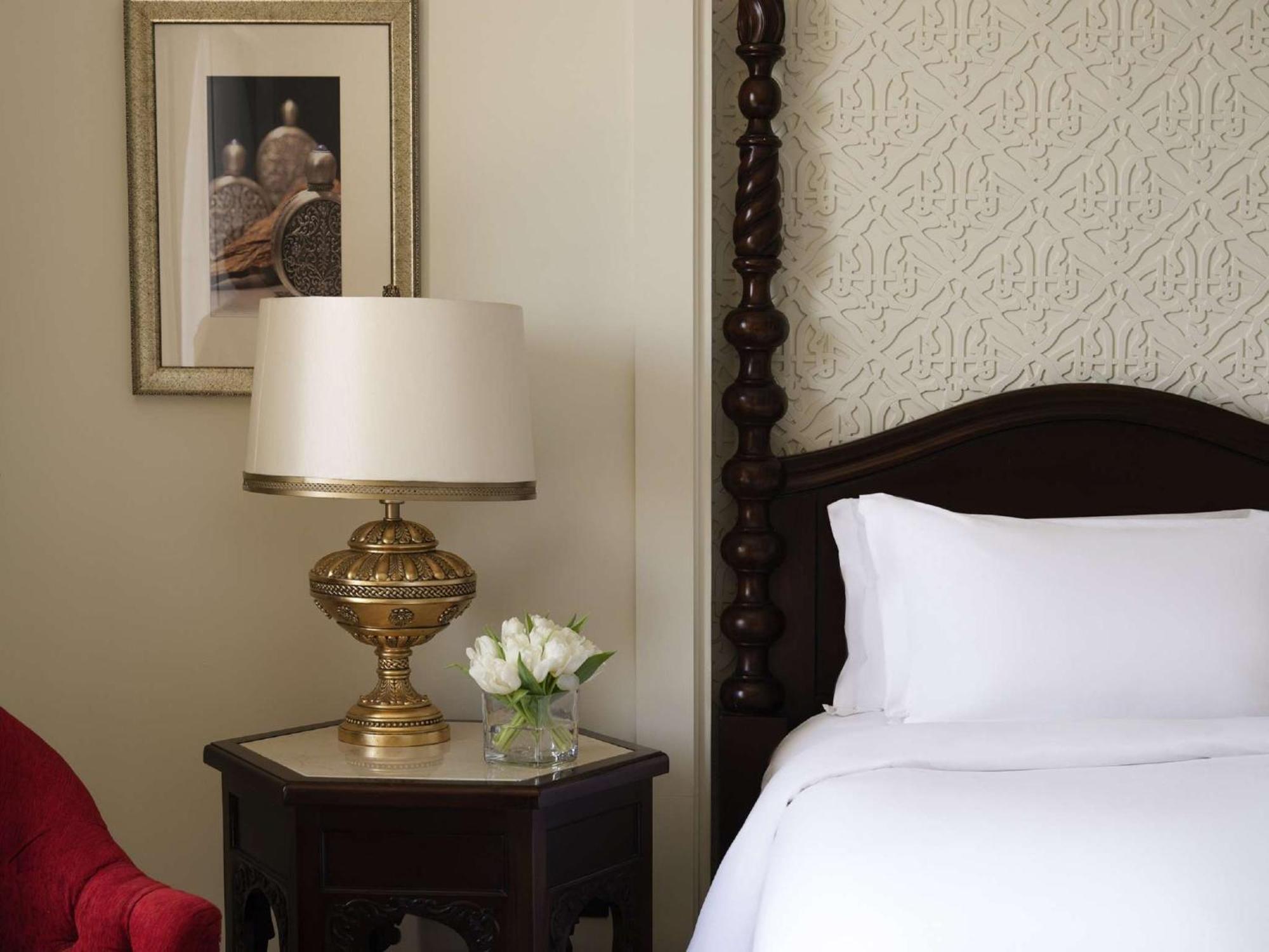 Sofitel Bahrain Zallaq Thalassa Sea & Spa Al Manamah Esterno foto A bedroom at the hotel