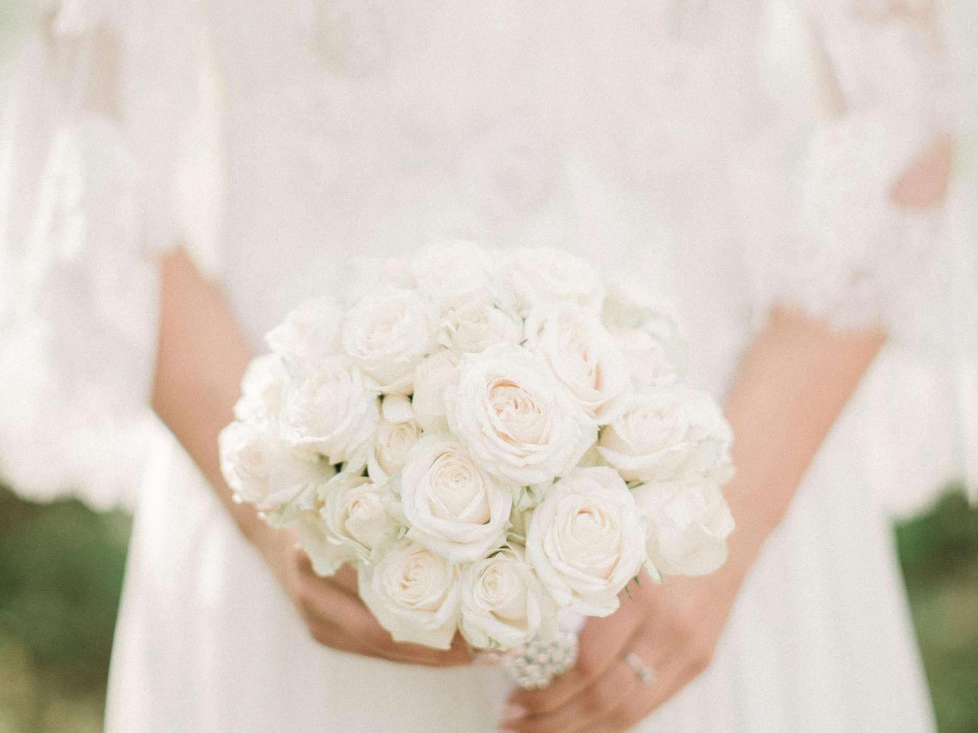 Sofitel Bahrain Zallaq Thalassa Sea & Spa Al Manamah Esterno foto A white rose bridal bouquet